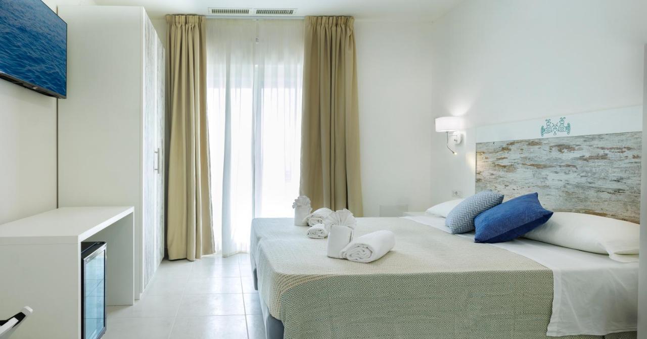 Mercury Beach Hotel SantʼAntìoco Exterior foto